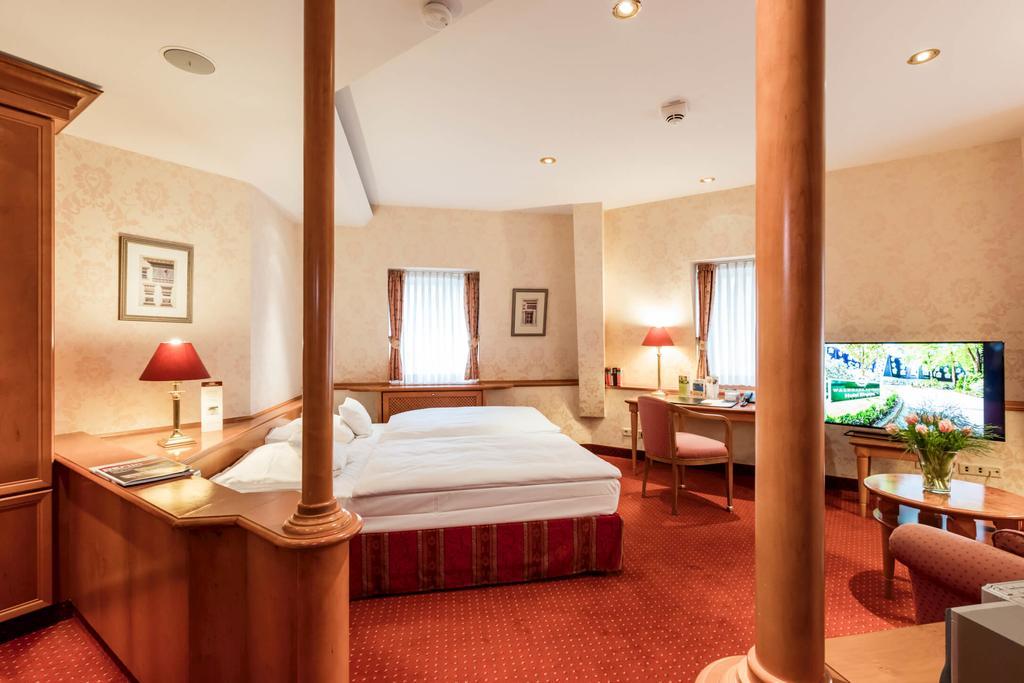 Hotel Waldhaus Reinbek Extérieur photo