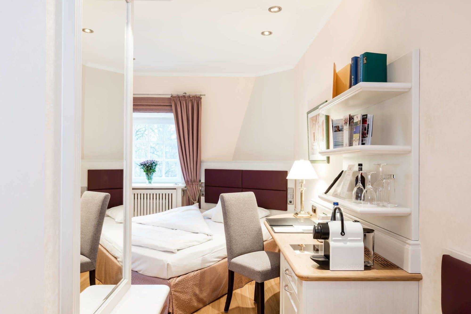 Hotel Waldhaus Reinbek Extérieur photo