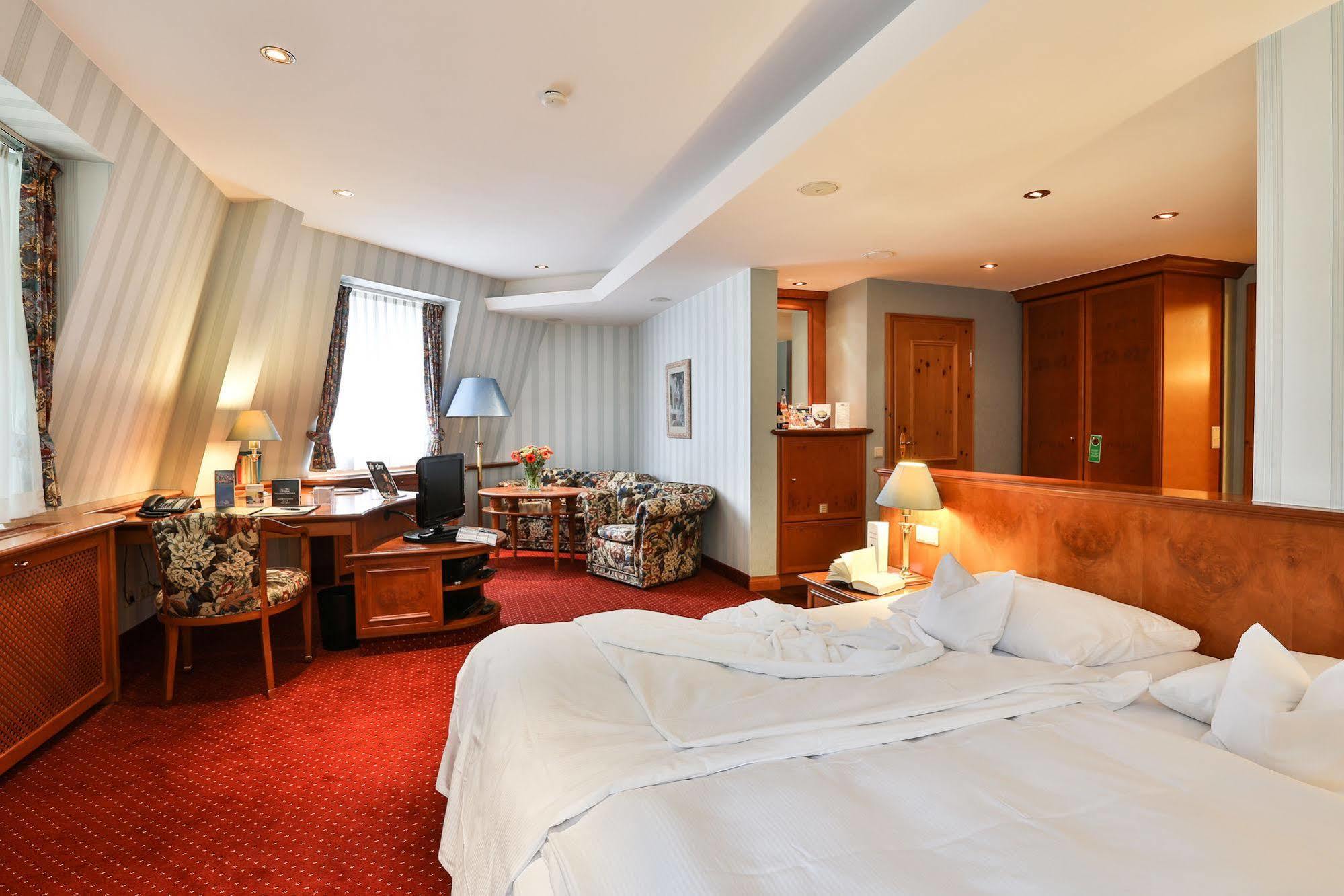 Hotel Waldhaus Reinbek Extérieur photo