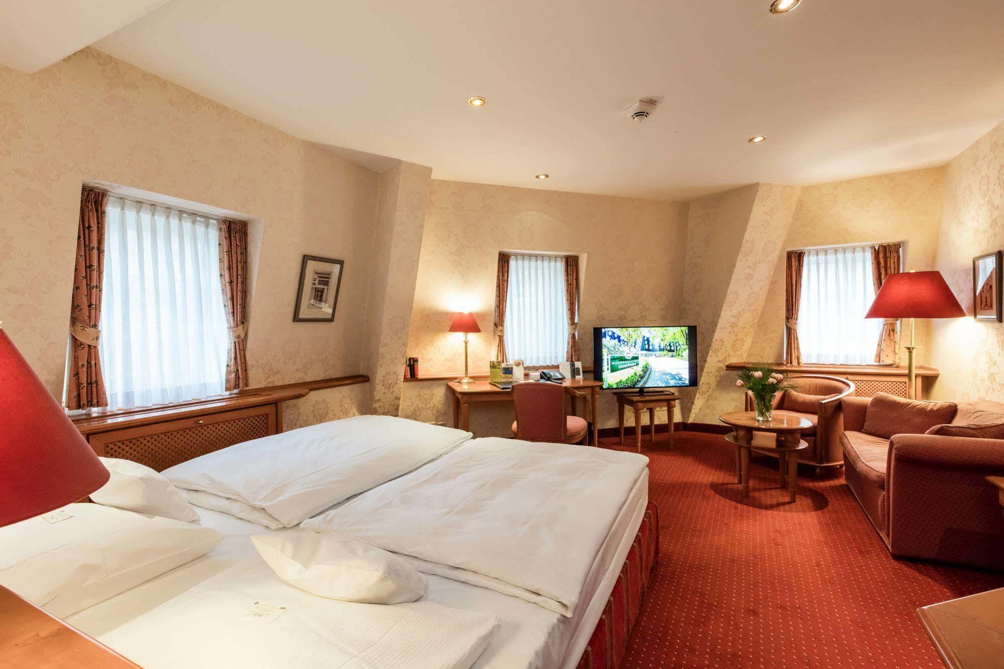 Hotel Waldhaus Reinbek Extérieur photo